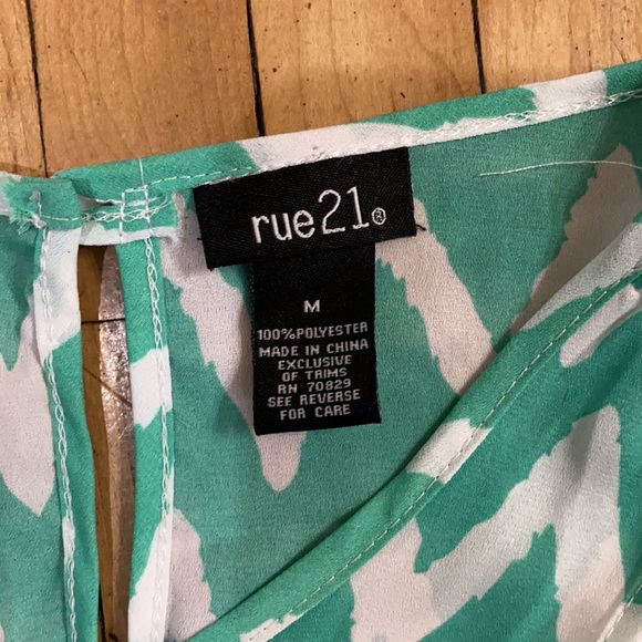 Cute chevron dress - Picture 2 of 2